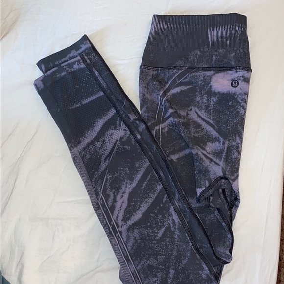 LULULEMON LEGGINGS! - Picture 1 of 5